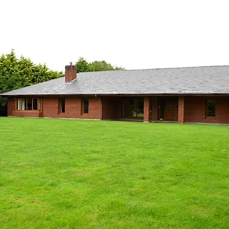 Lios 4* Woodford (Kerry)