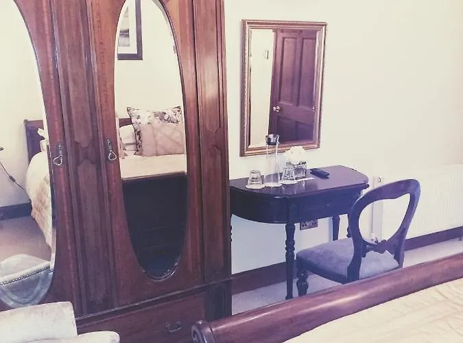 Lios 4* Woodford (Kerry)